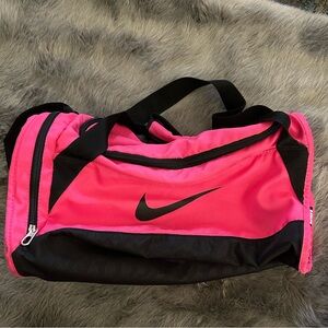 Nike Women's Travel Bag in Pink and Black